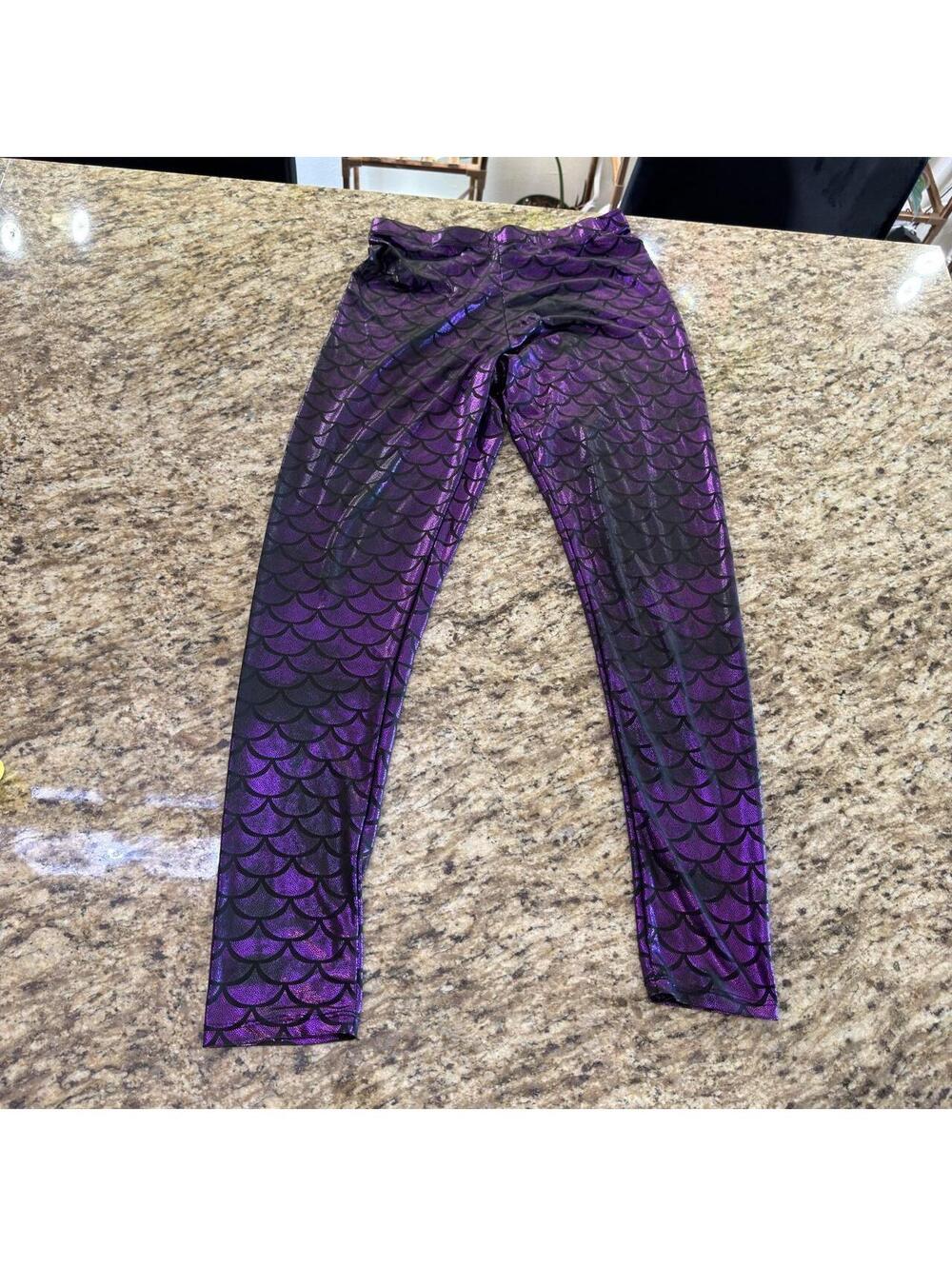 Purple mermaid scale leggings dark purple to black #mermaid #festival